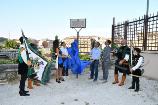 Ascoli ricorda Aubert Virrone con una targa: salvò tre fratellini dal fiume Castellano