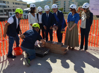 Nuova sede per il liceo "Trebbiani": posata la prima pietra ad Ascoli Piceno